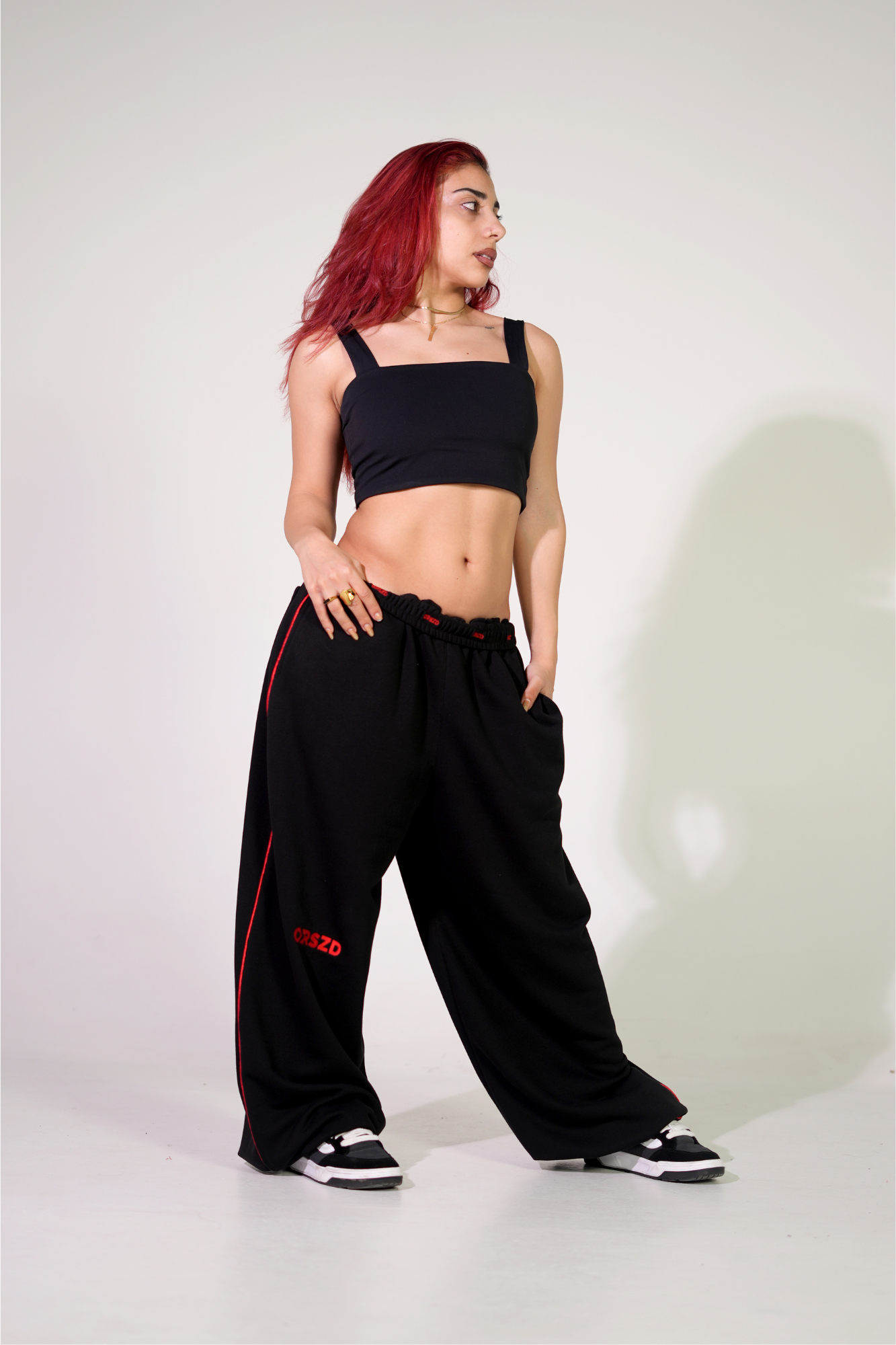 BLACK - Red