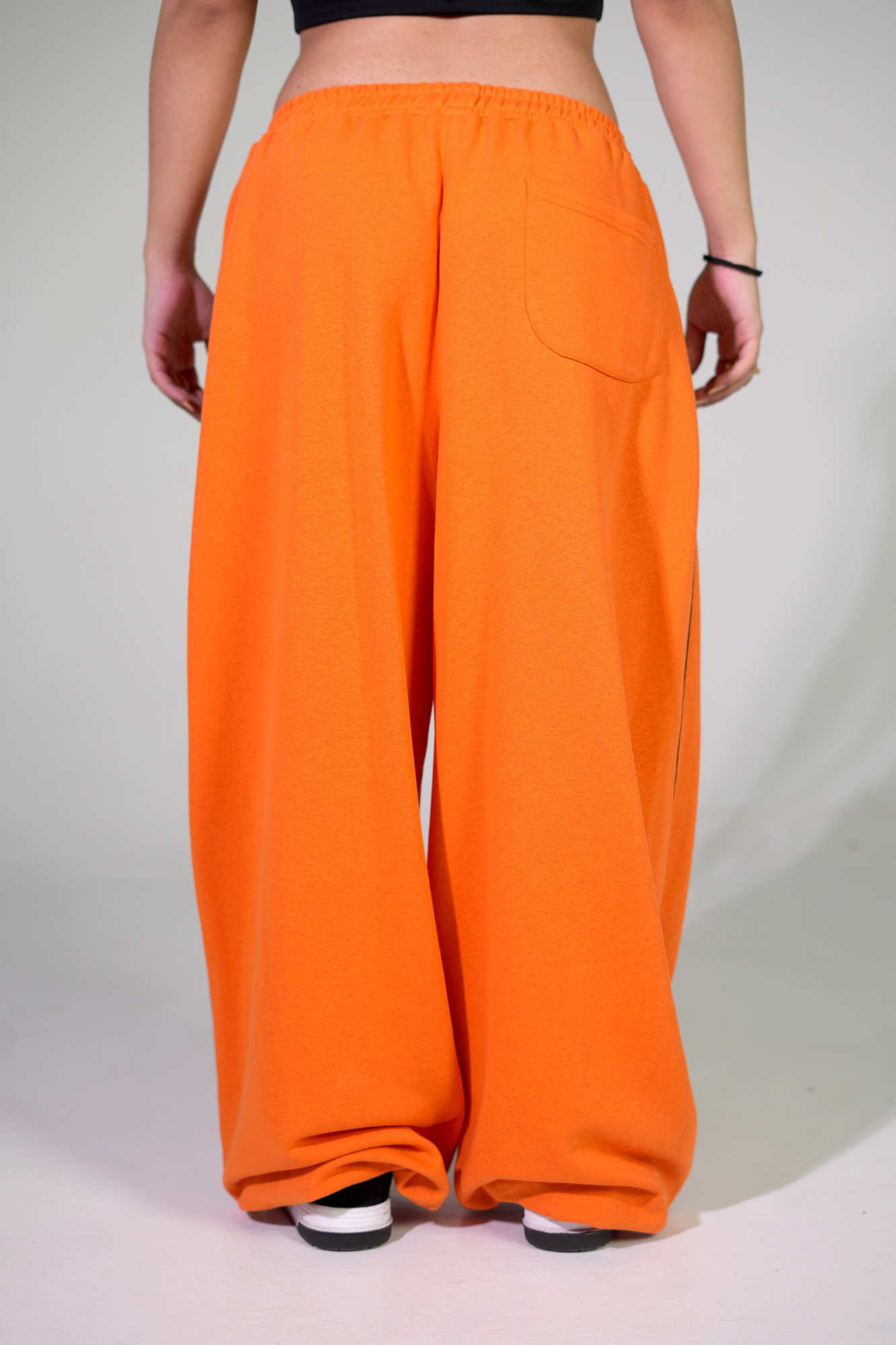 ORANGE - Black