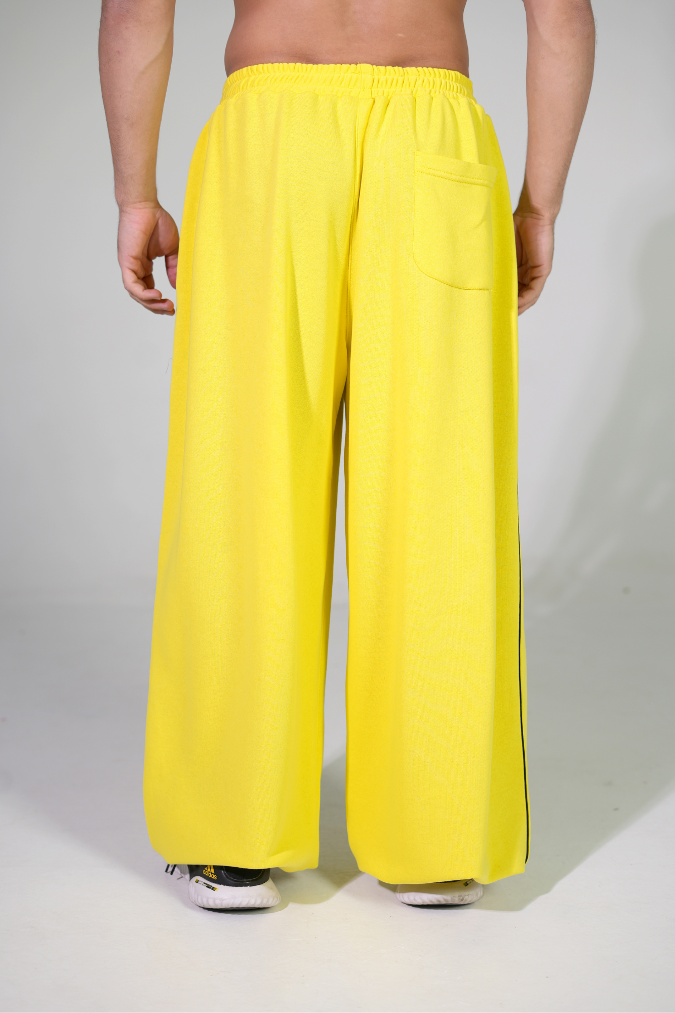 YELLOW - Black