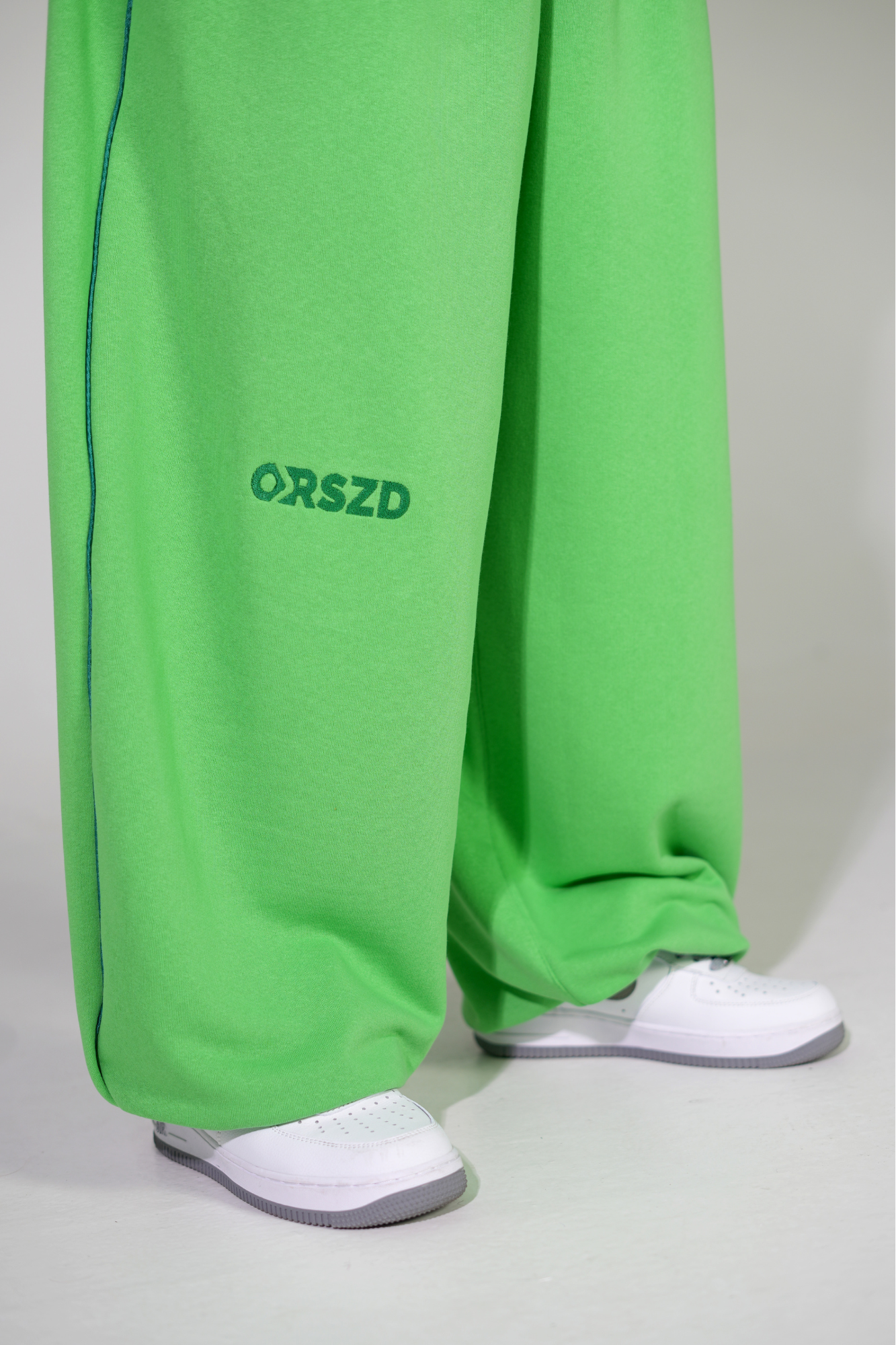 KIWI GREEN - Green