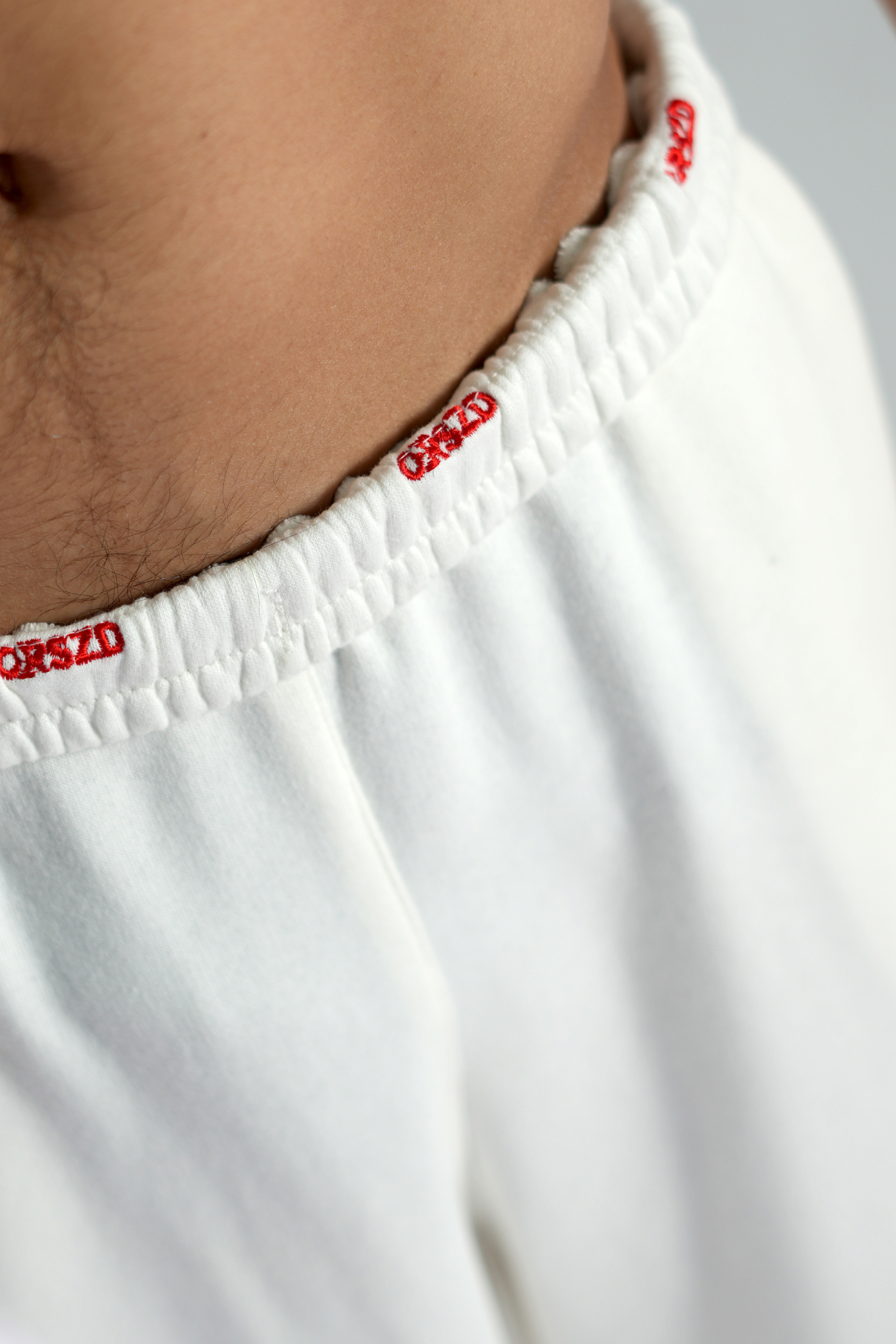 WHITE - Red