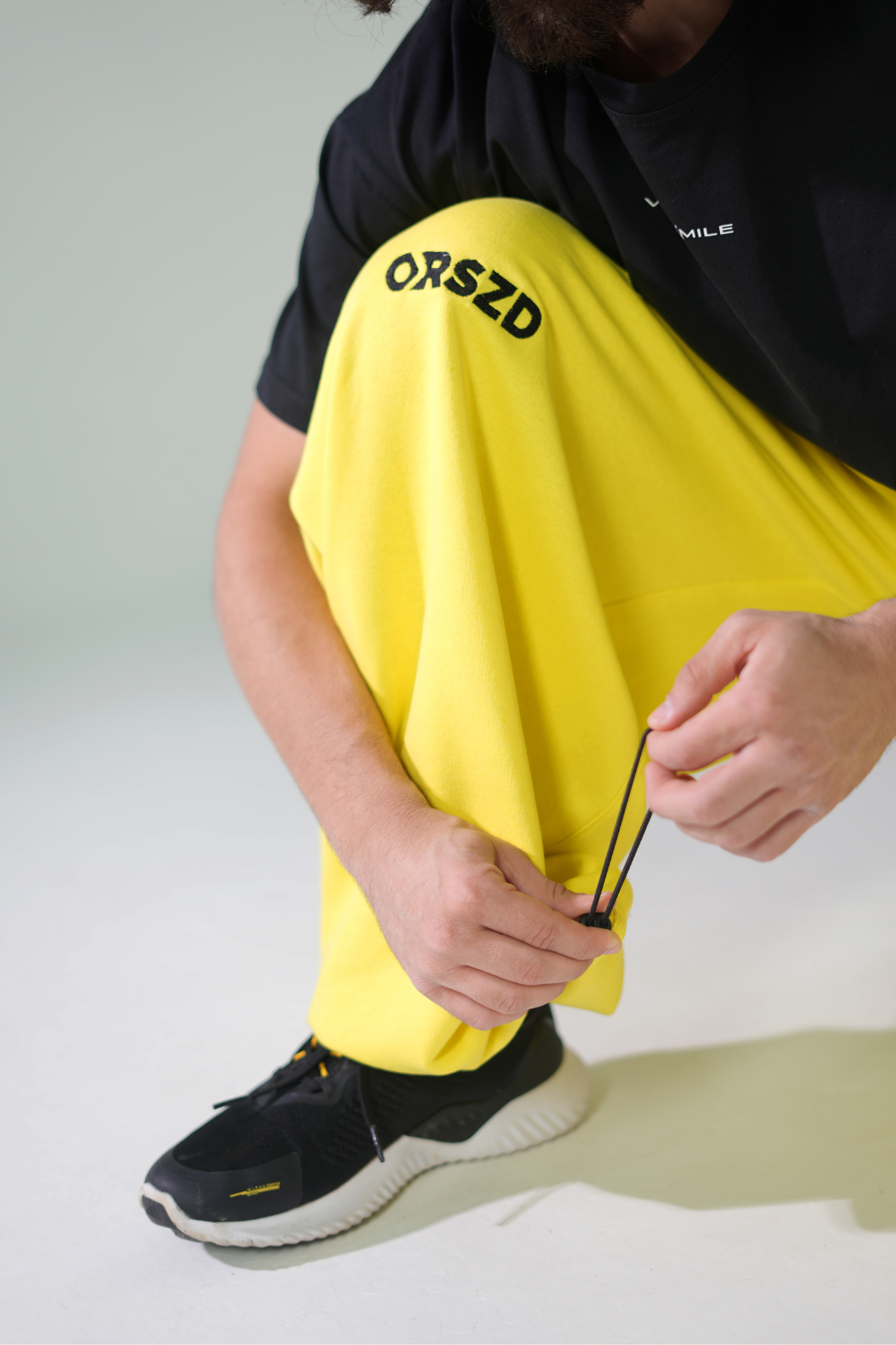 YELLOW - Black