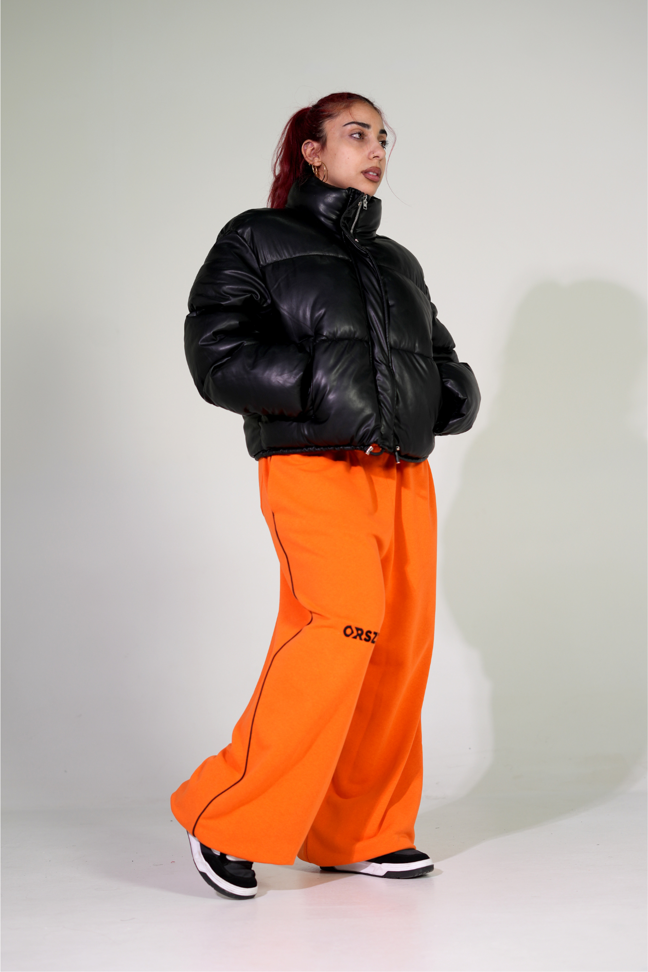 ORANGE - Black