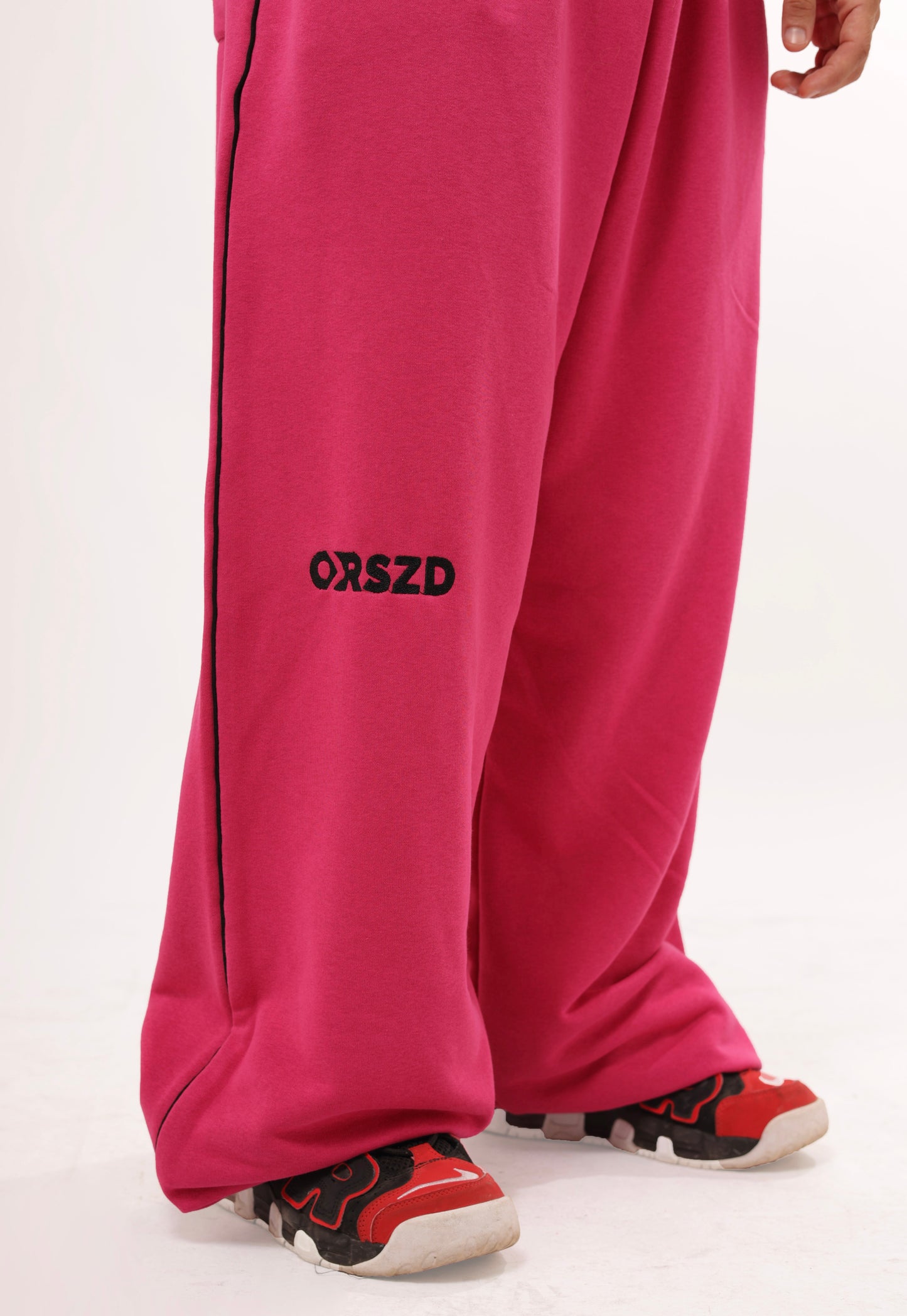 FUSIA - Black