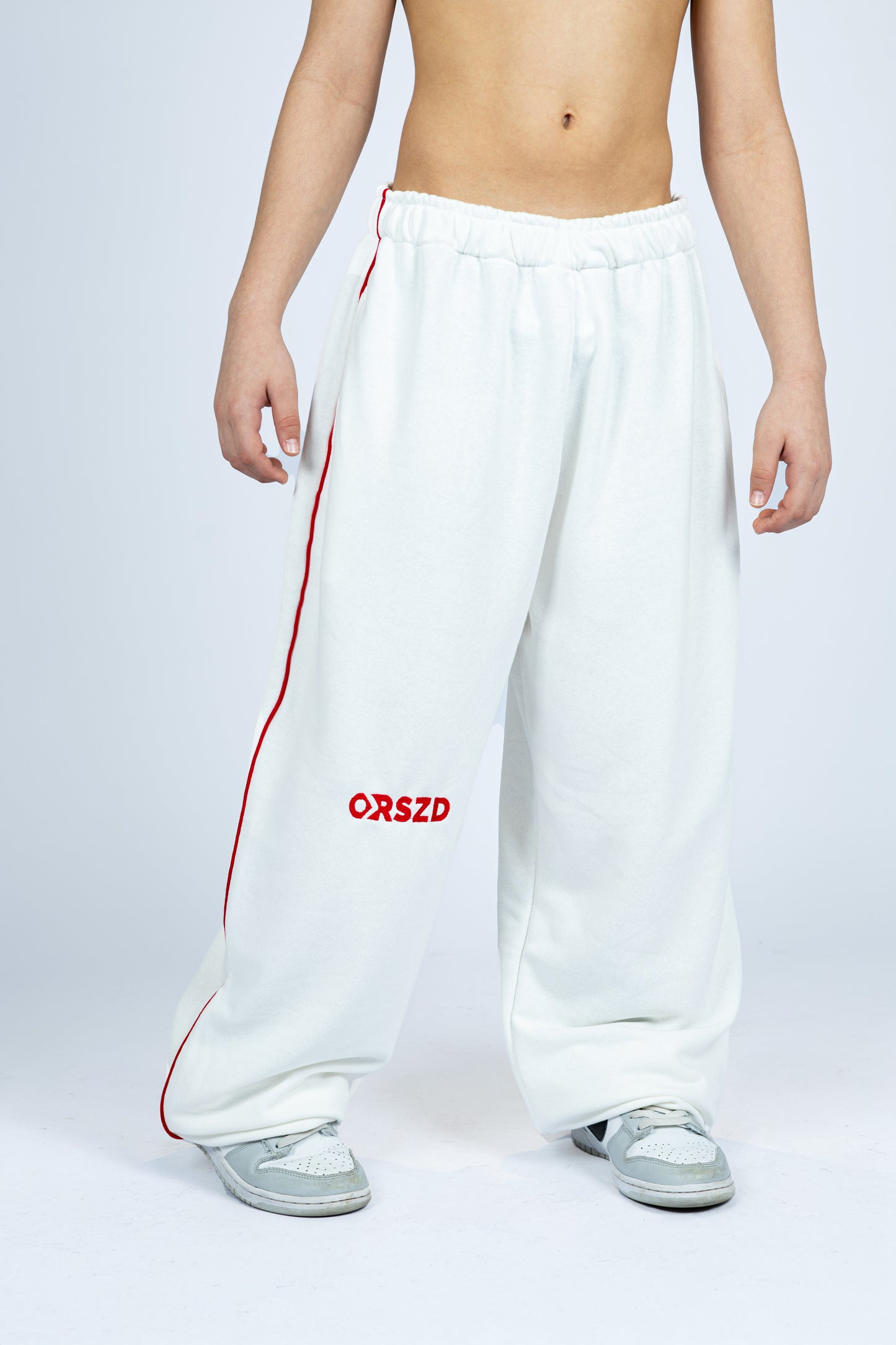 WHITE - Red