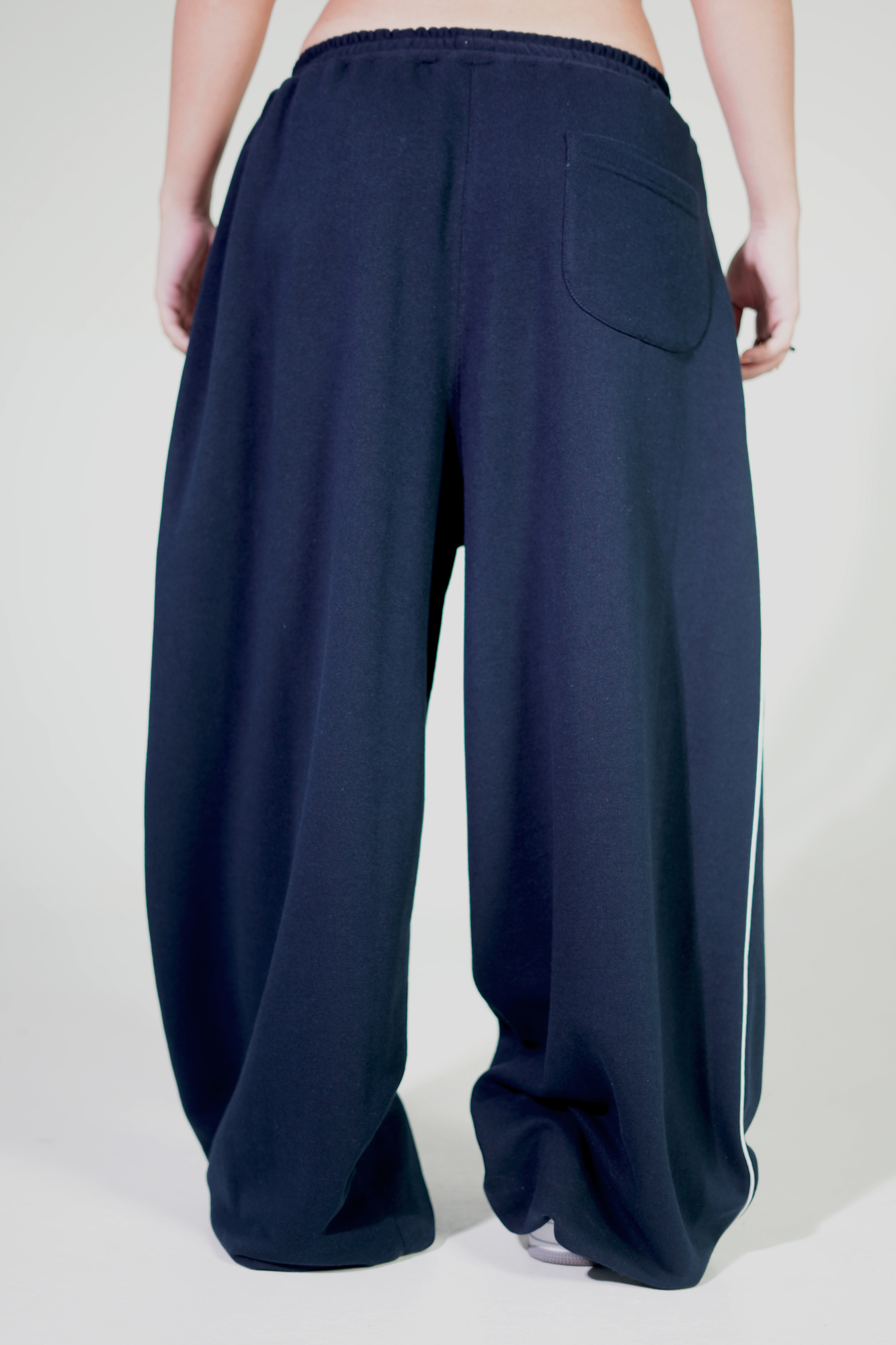 NAVY BLUE - White