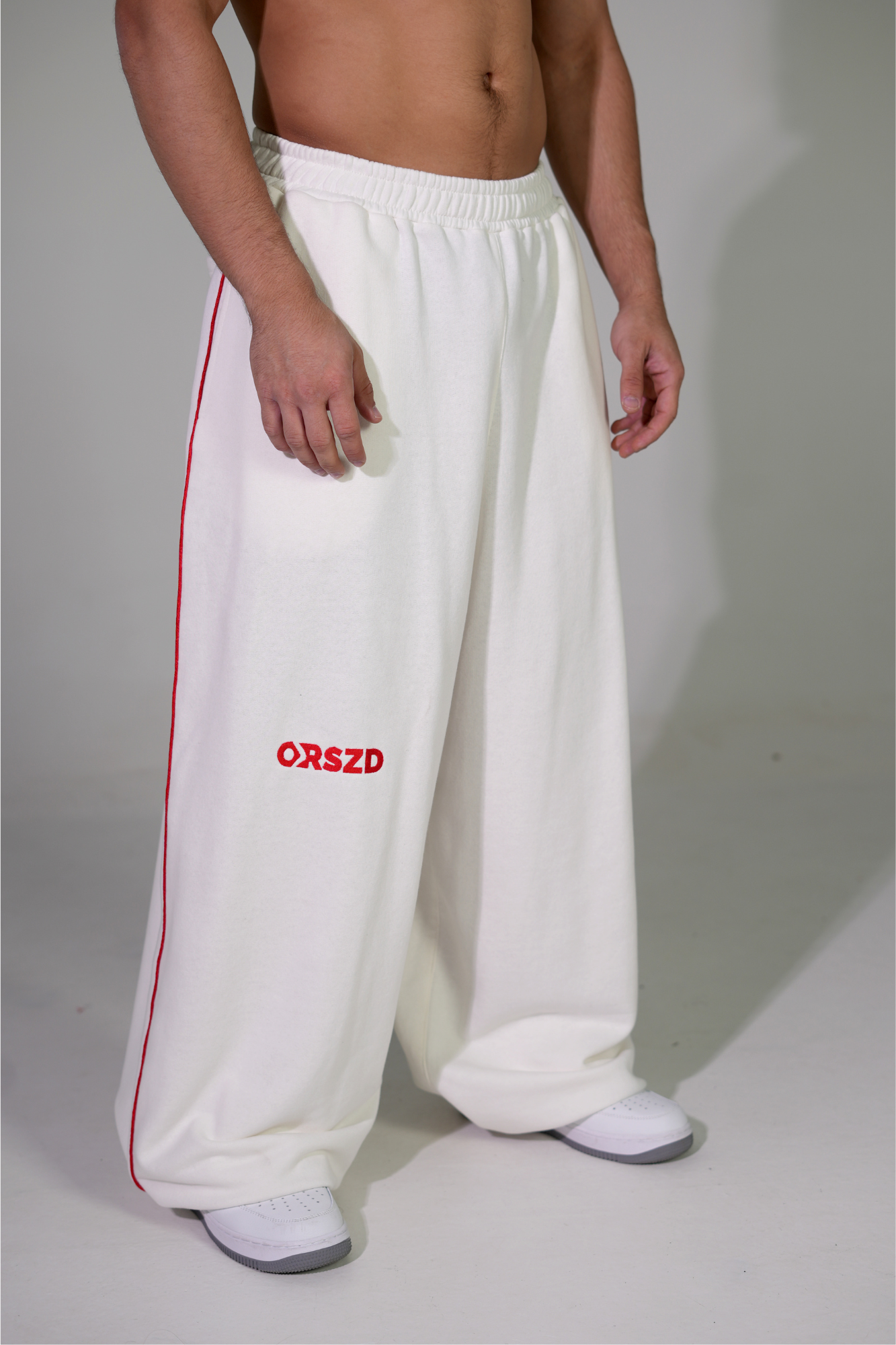 WHITE - Red