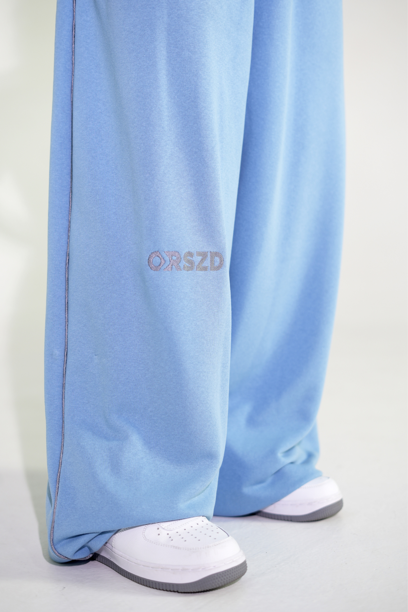 LIGHT BLUE - Grey