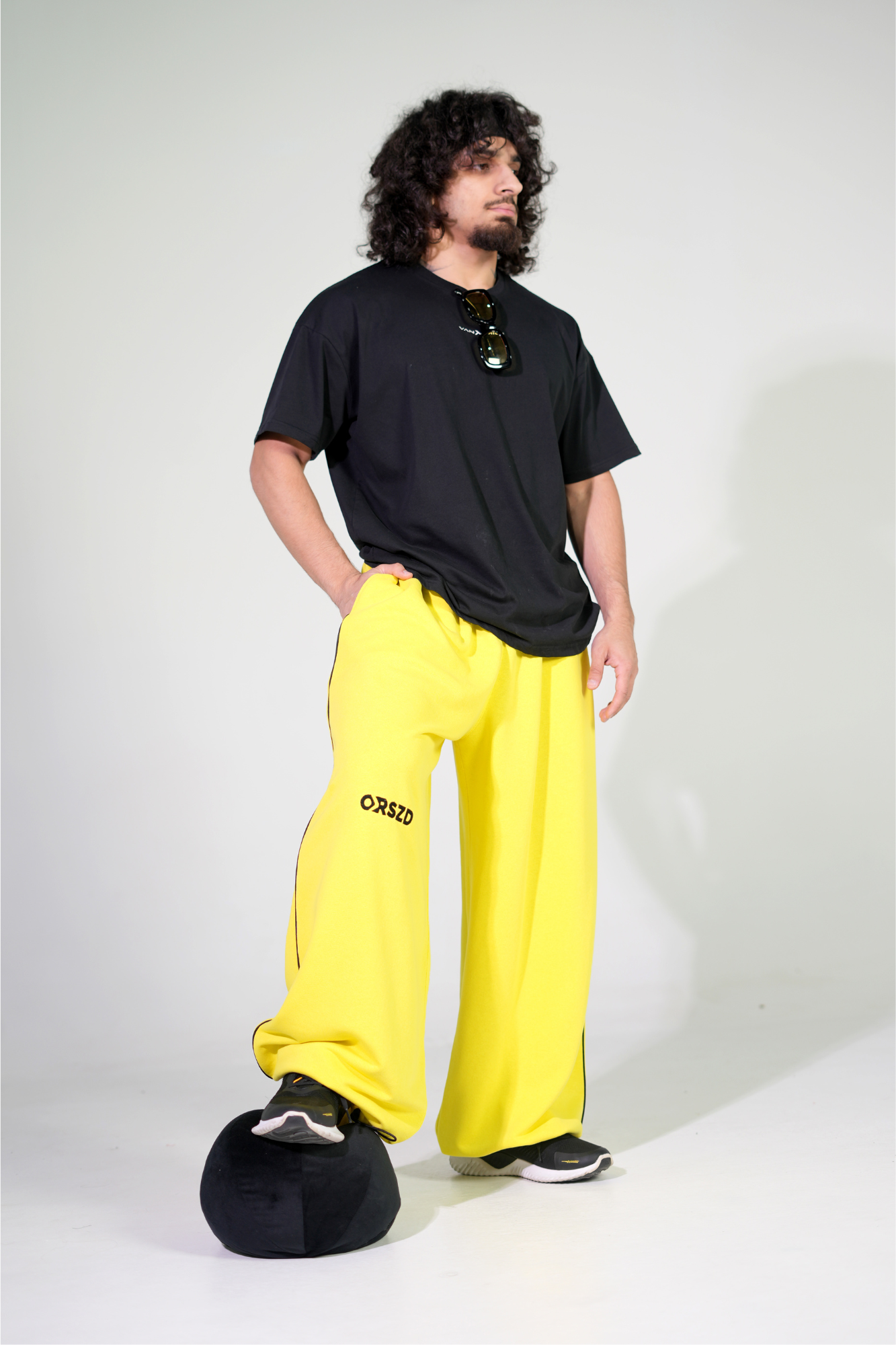 YELLOW - Black