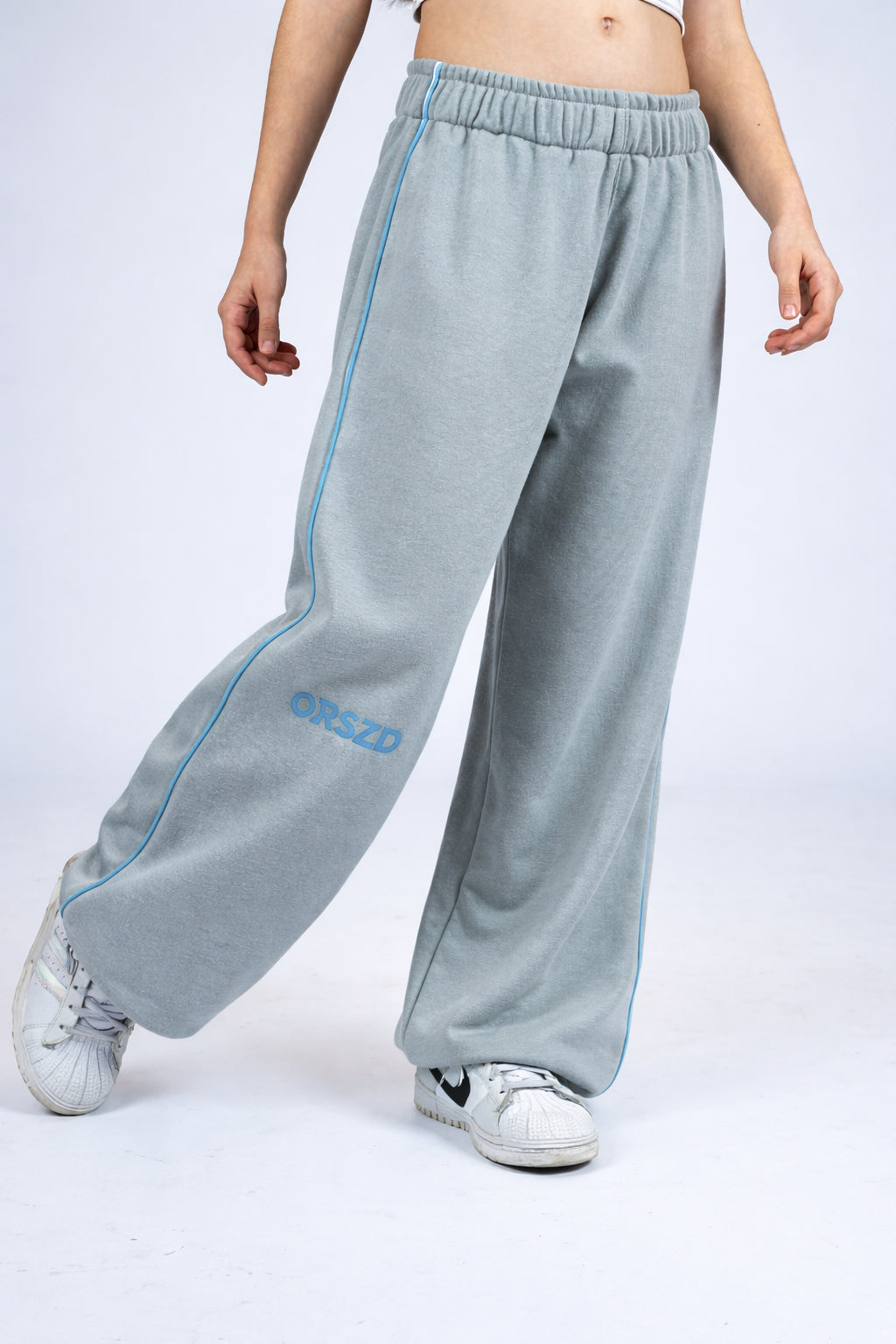 CONCRETE GREY - Blue