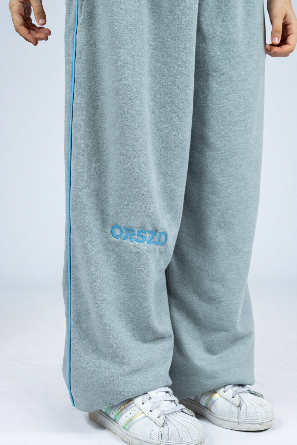 CONCRETE GREY - Blue