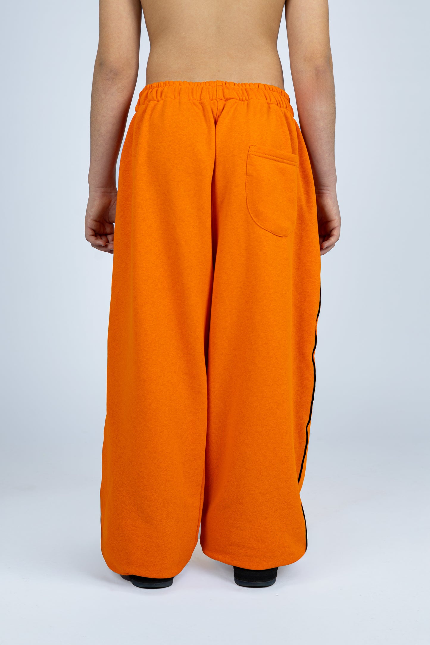 ORANGE - Black