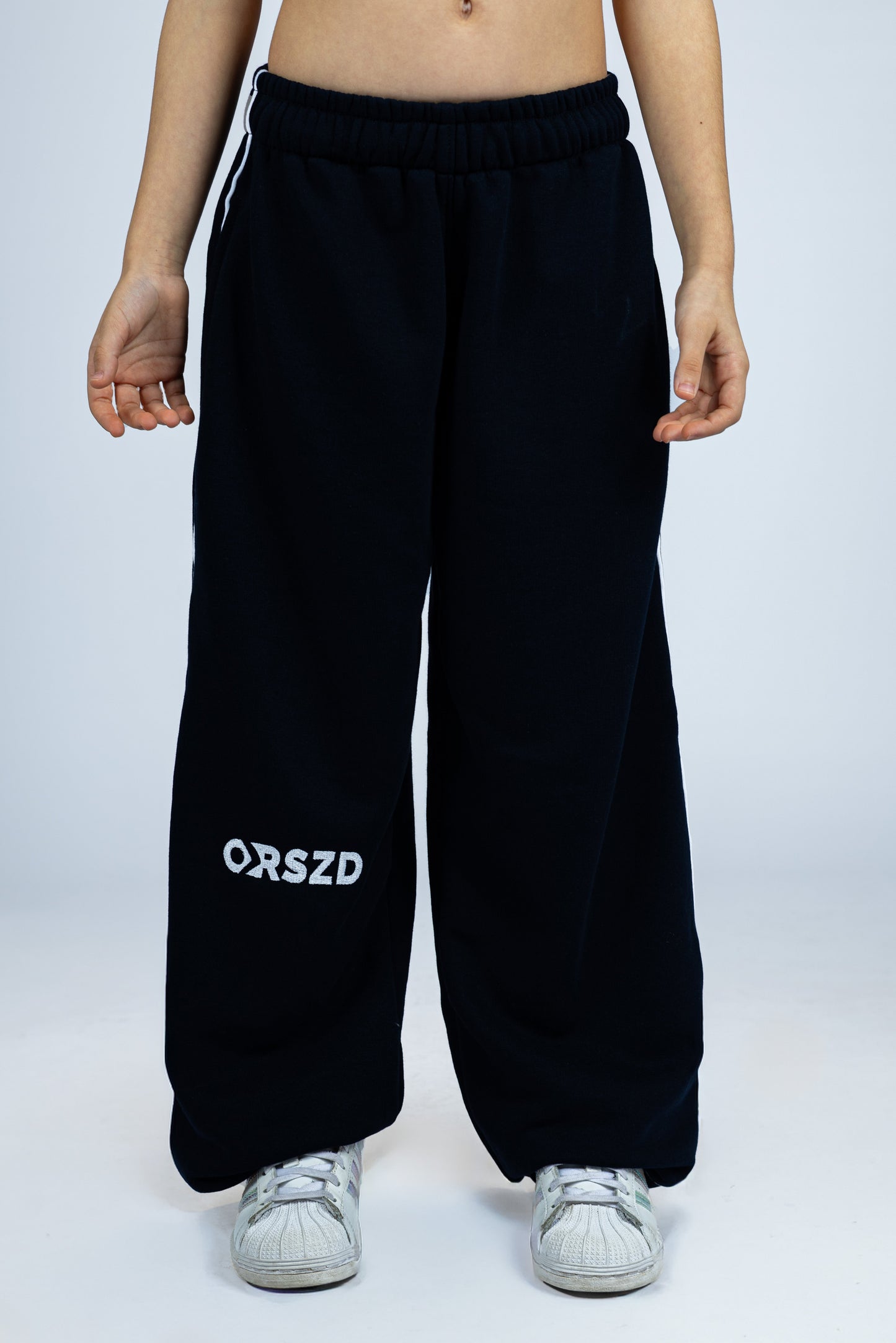 NAVY BLUE - White