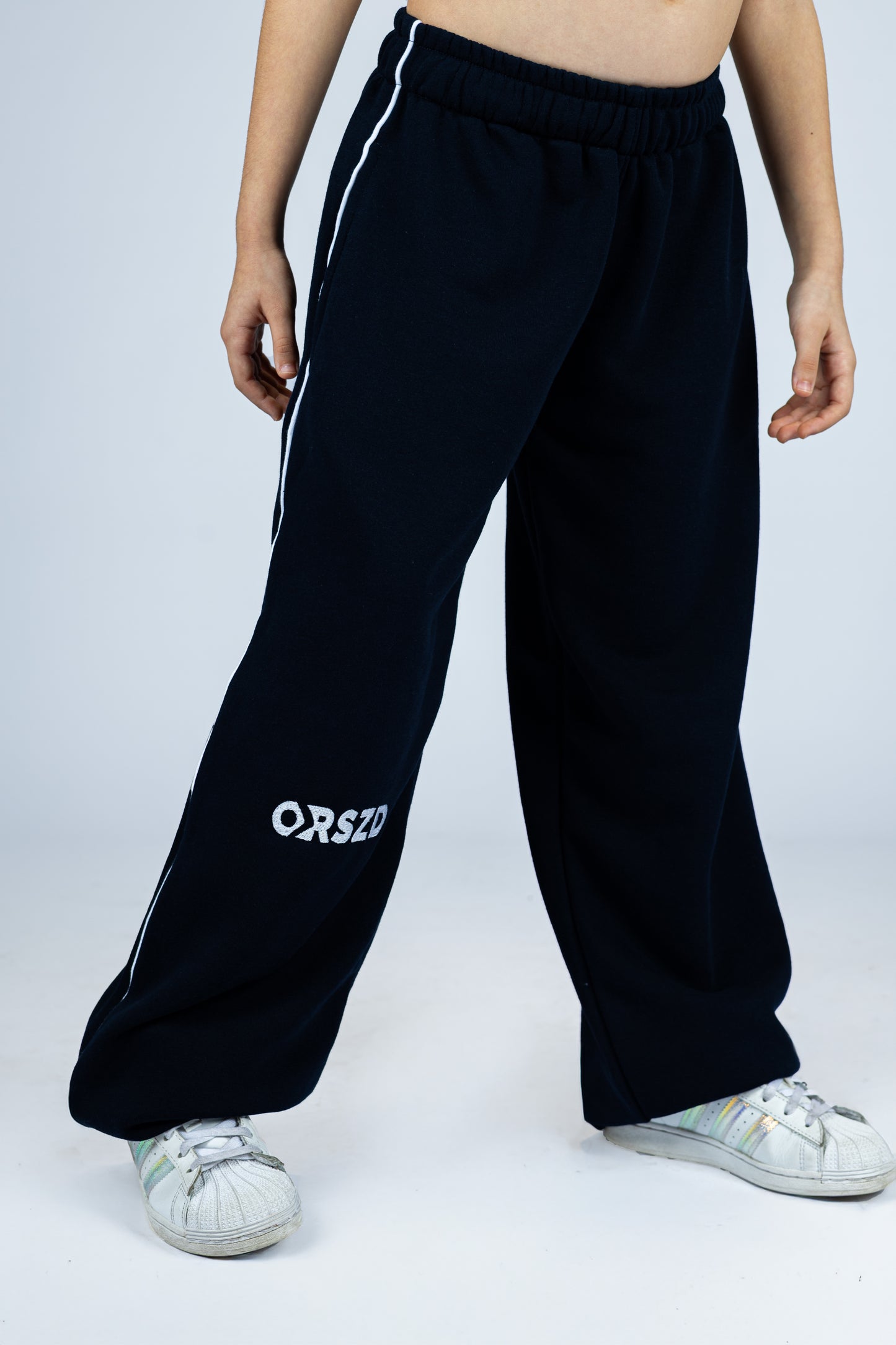 NAVY BLUE - White