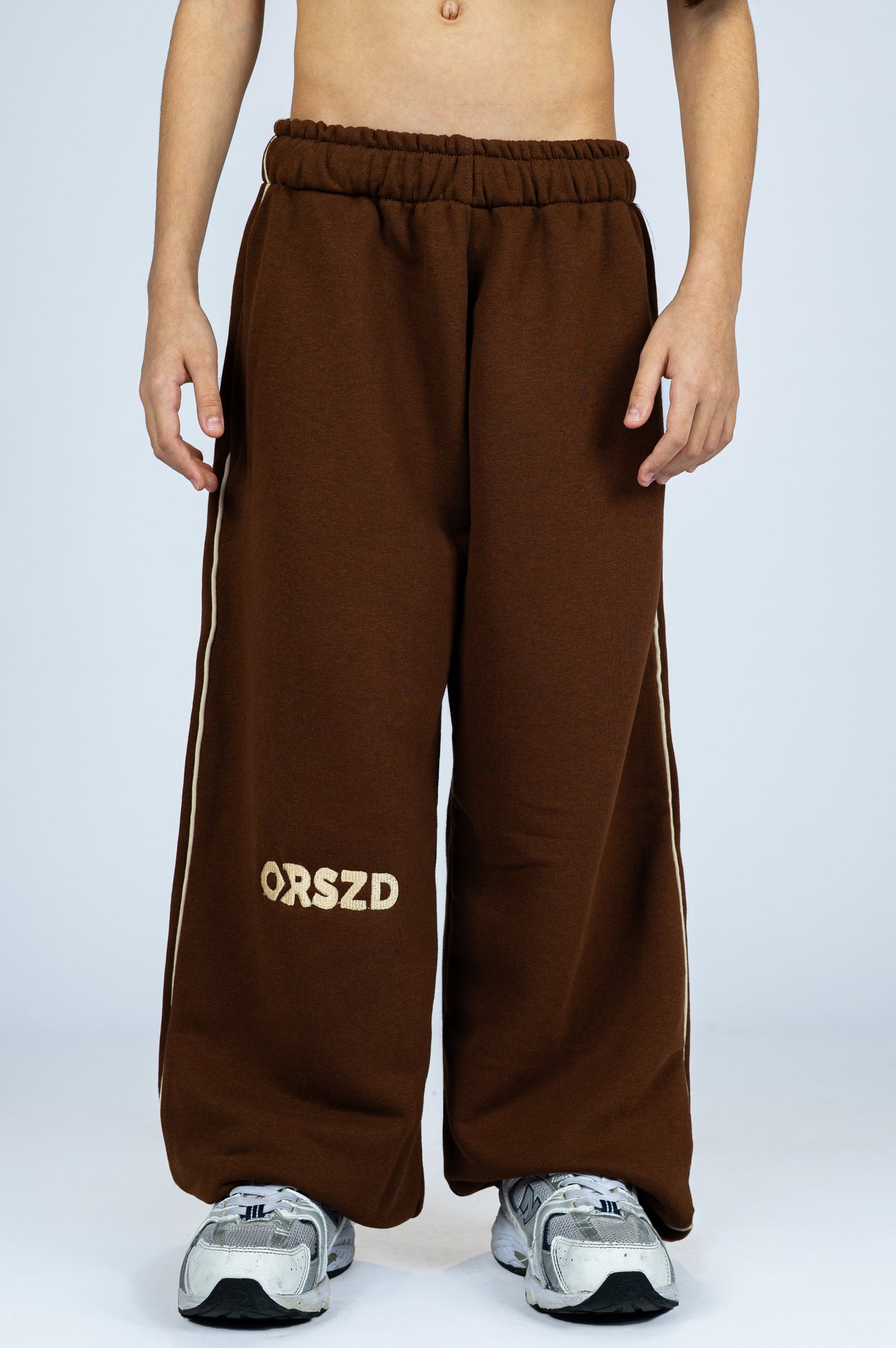 BROWN - Beige