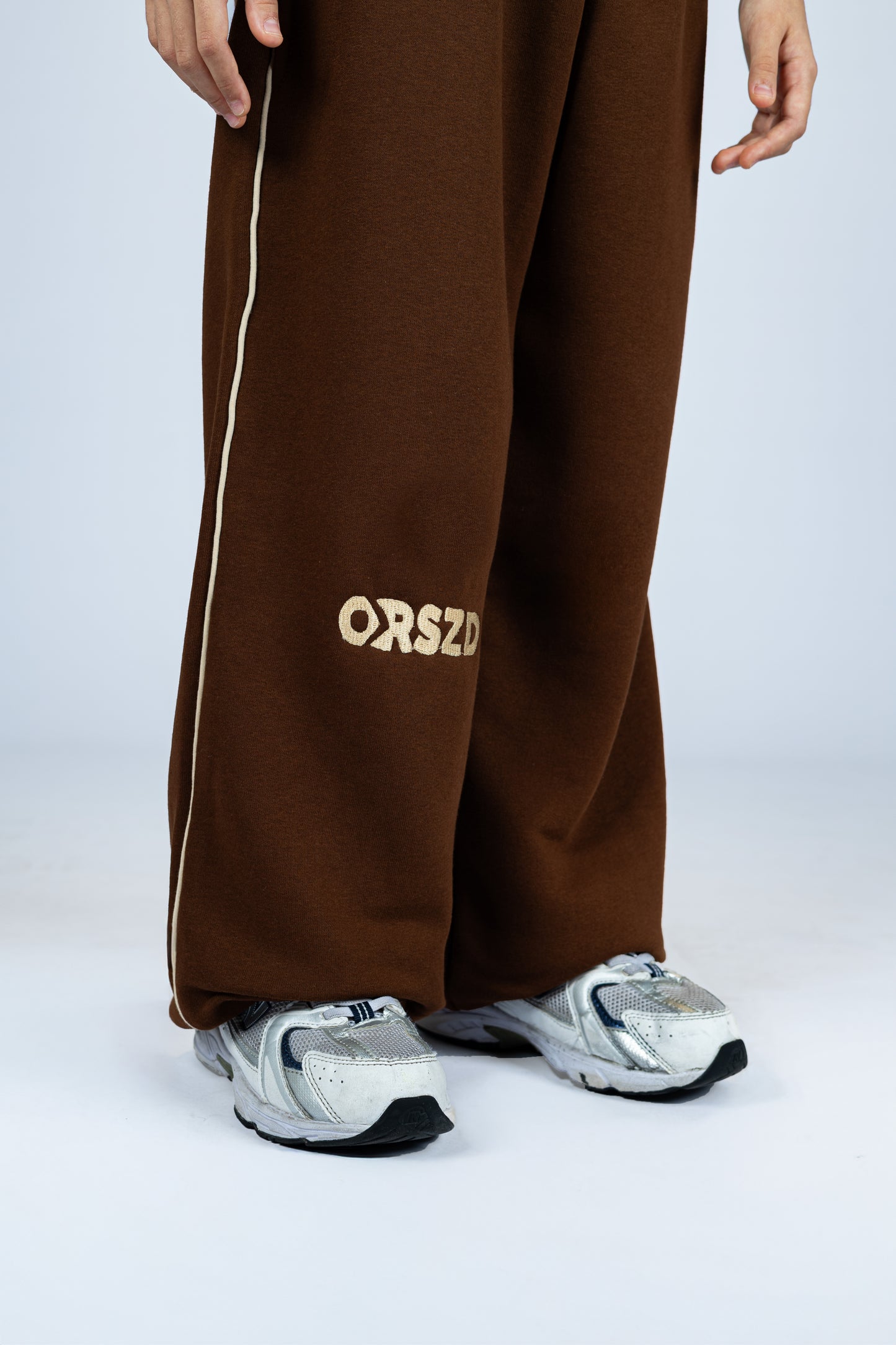 BROWN - Beige