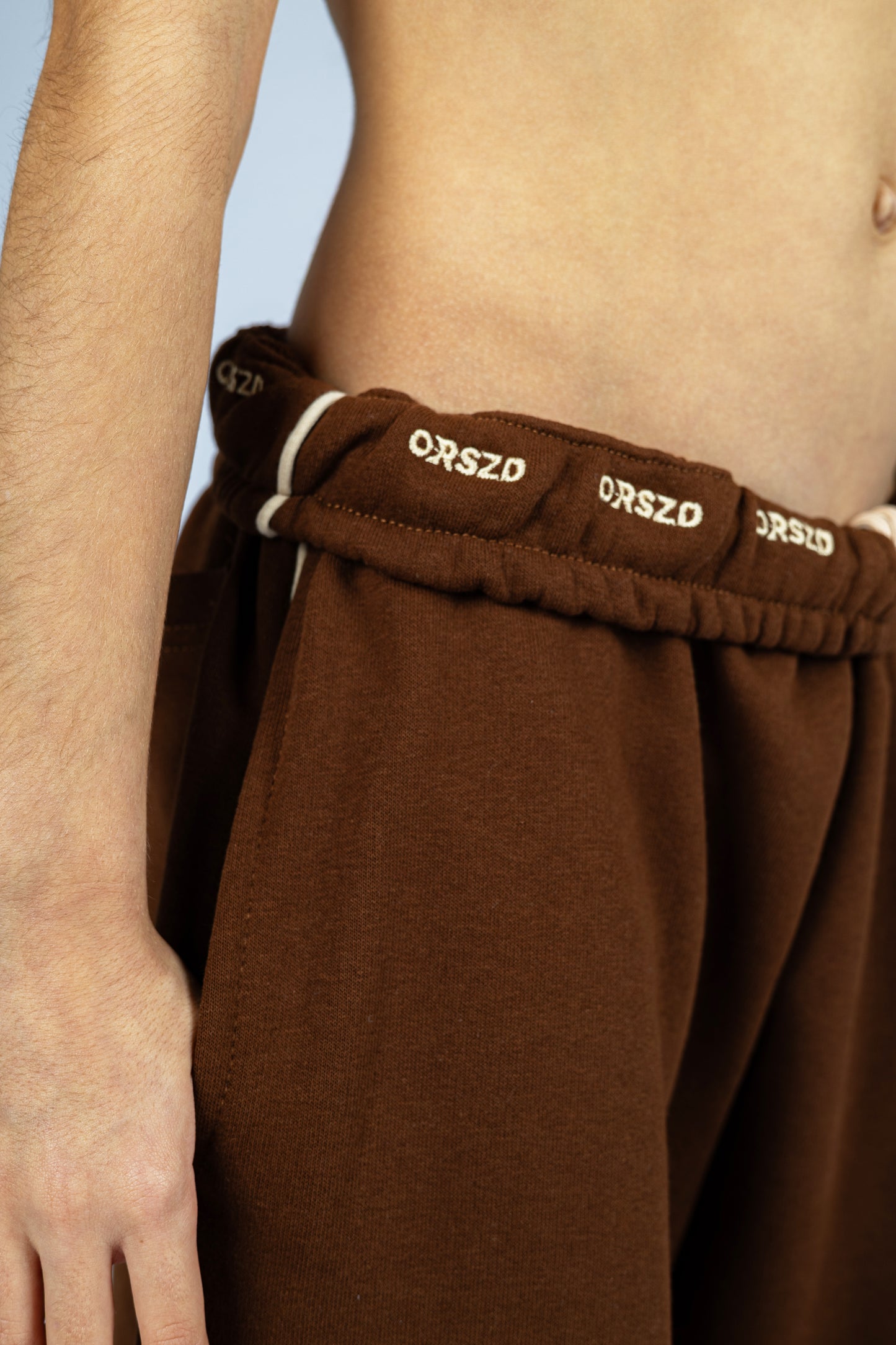 BROWN - Beige