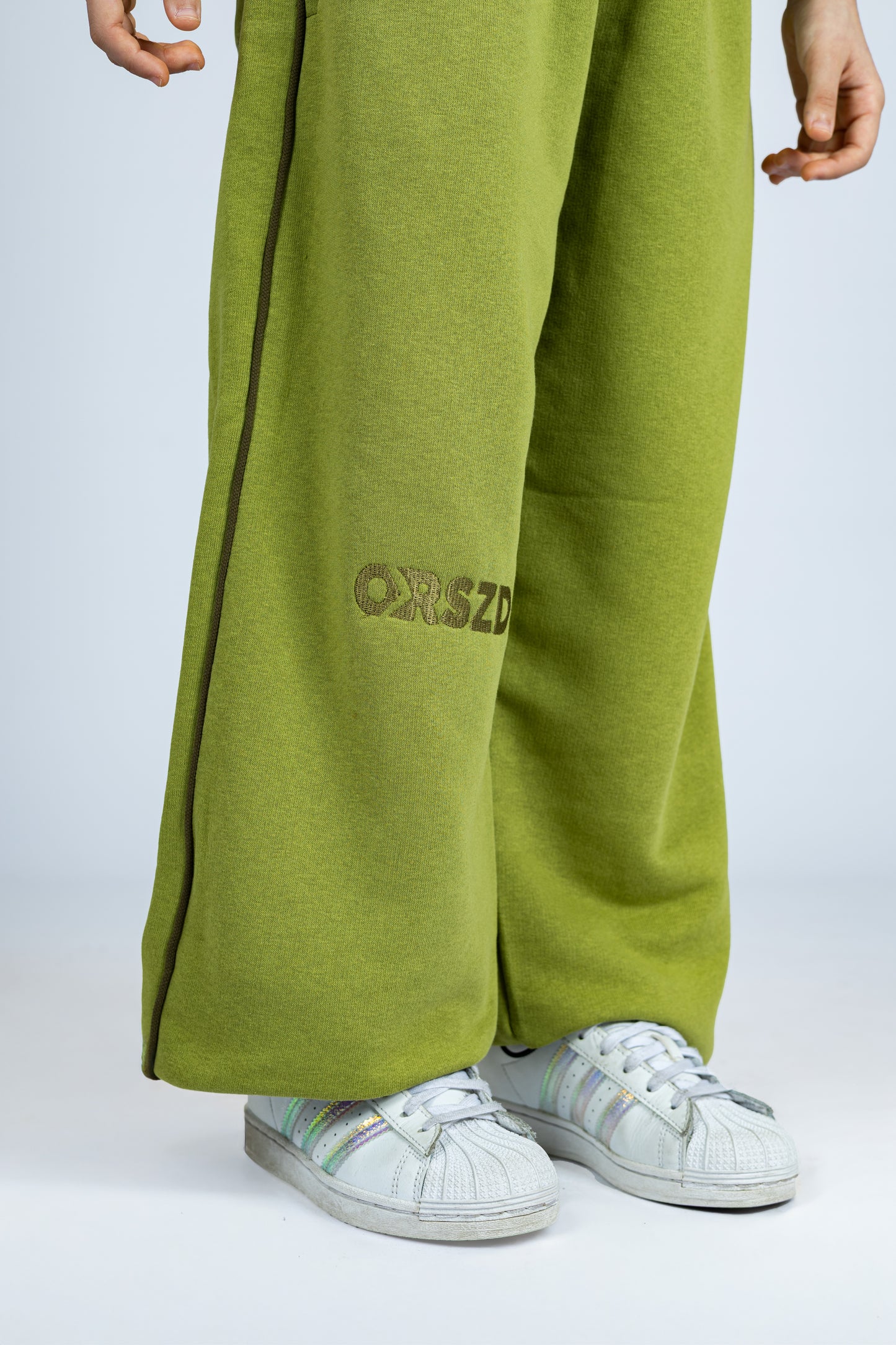 OLIVE GREEN - Kaki