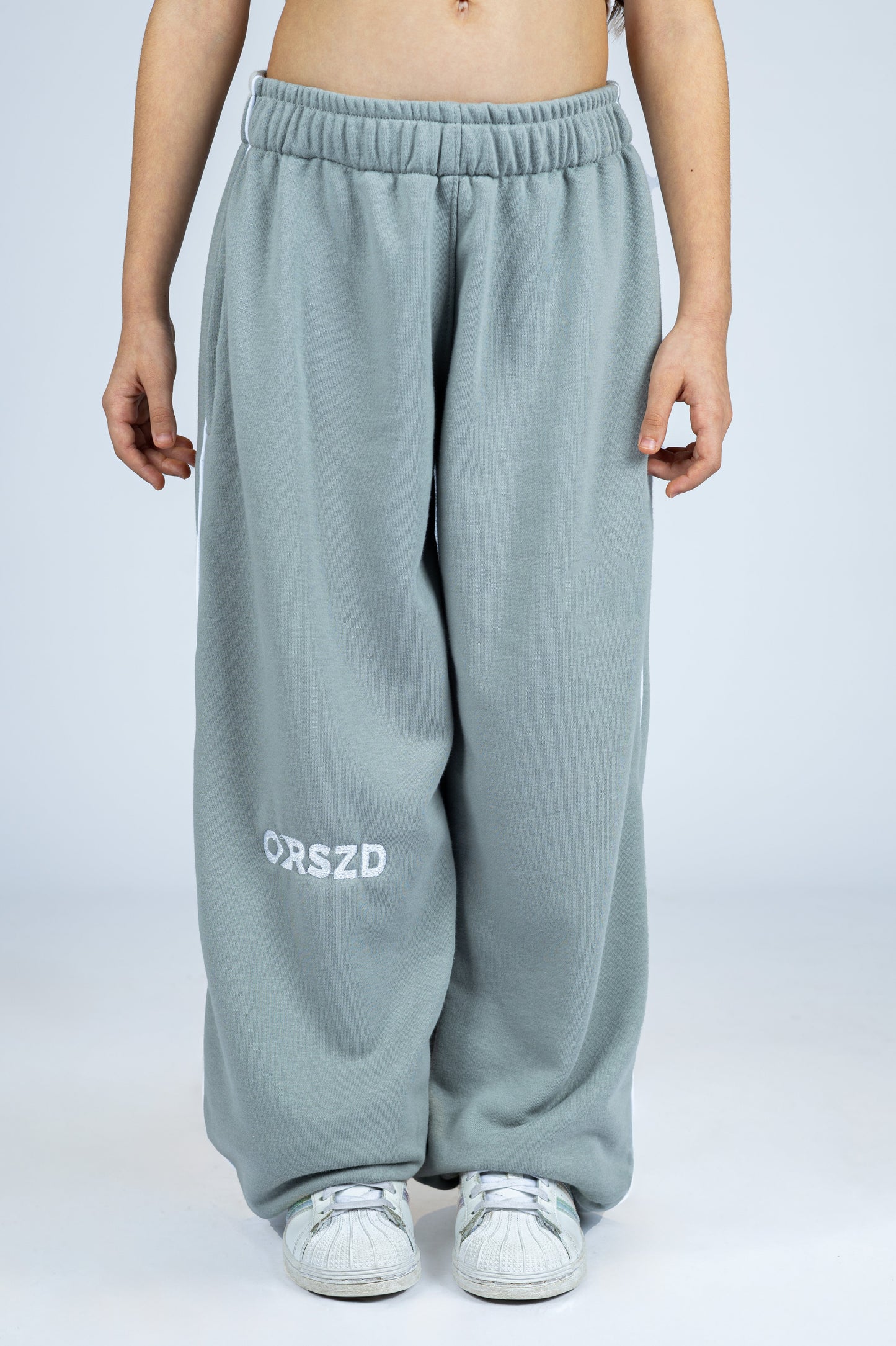 CONCRETE GREY - White