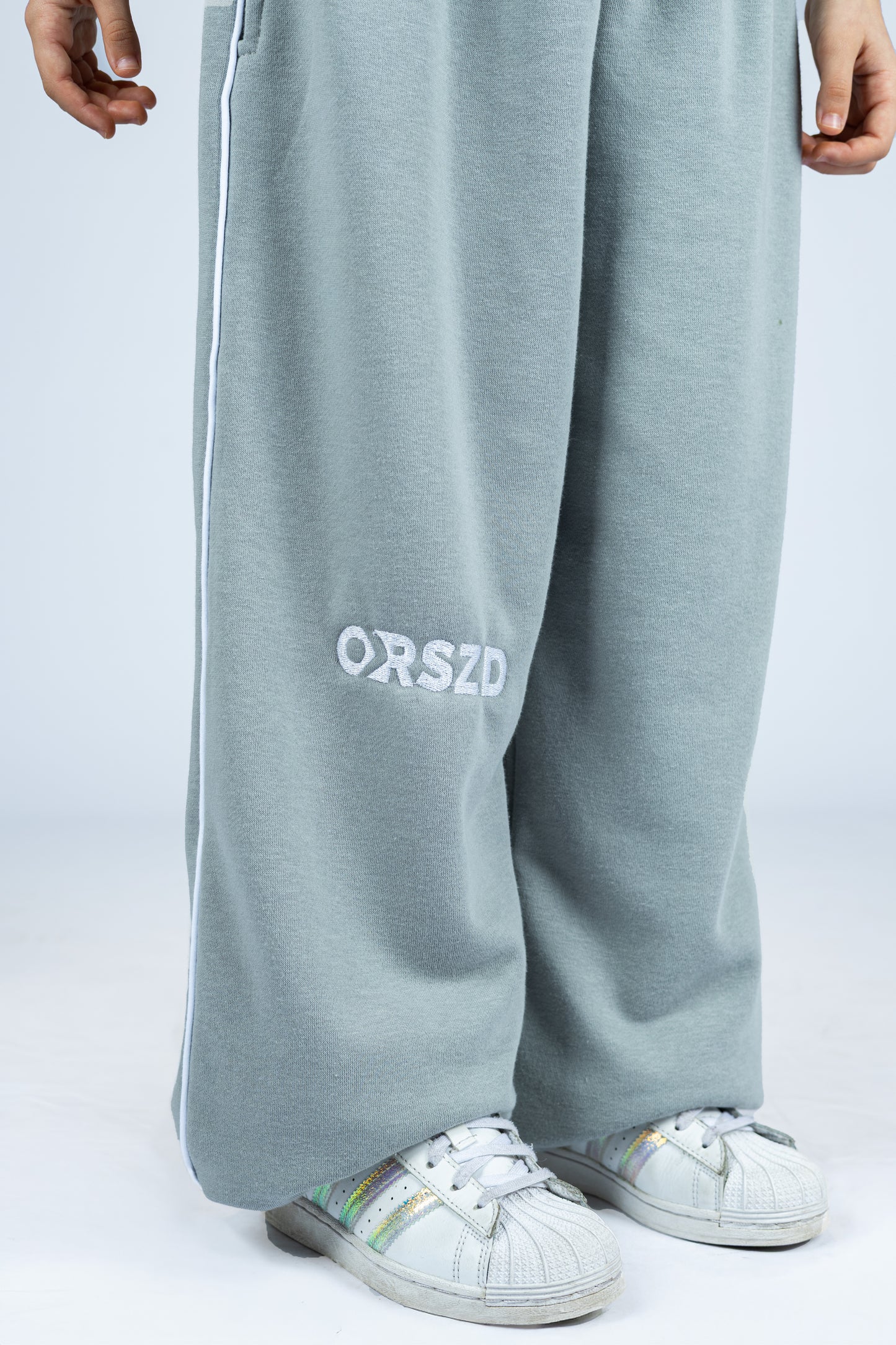 CONCRETE GREY - White