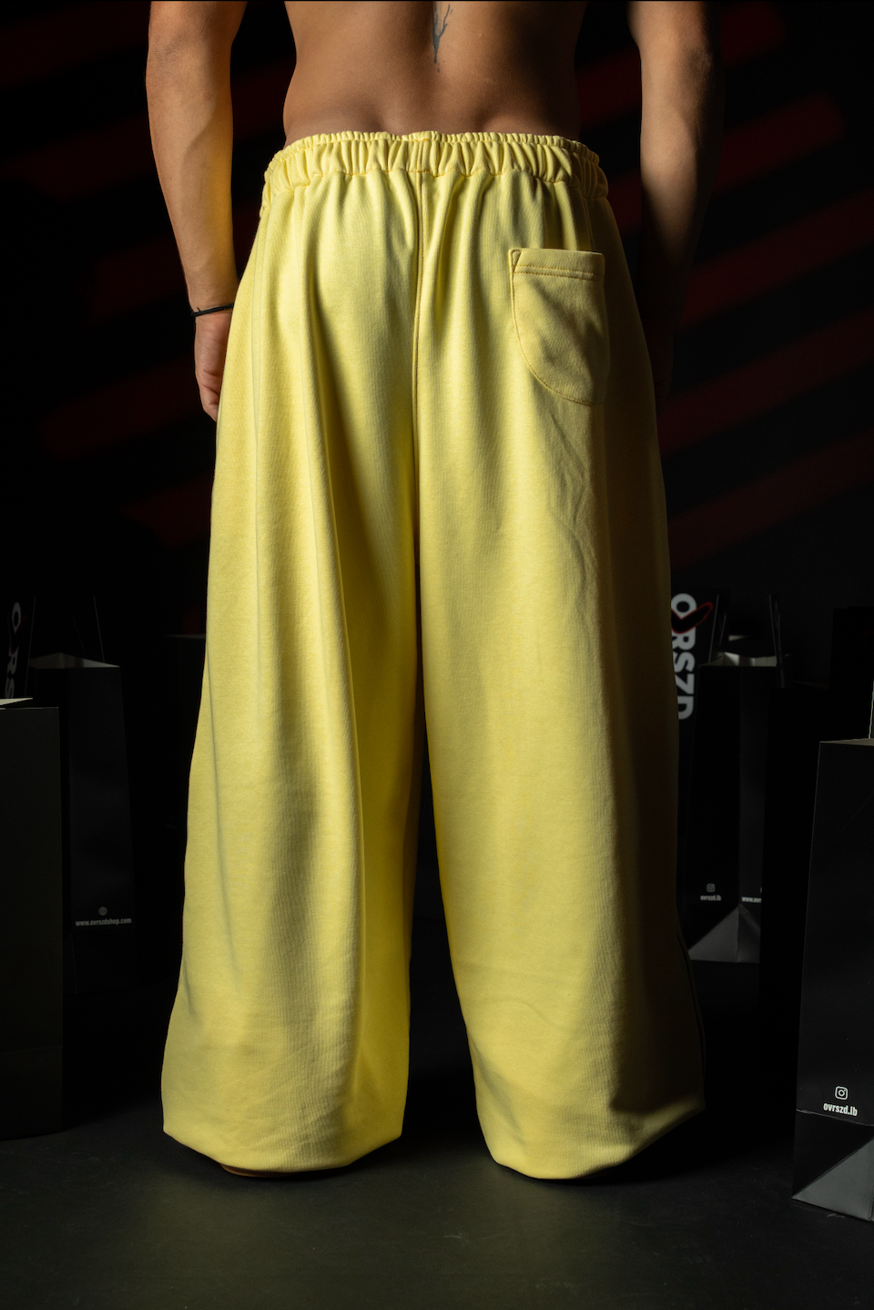 BUTTER YELLOW - Grey