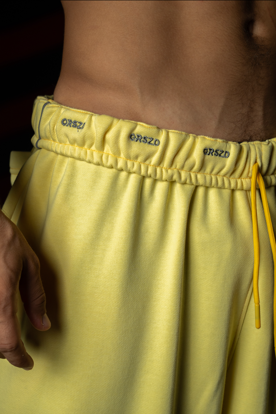 BUTTER YELLOW - Grey