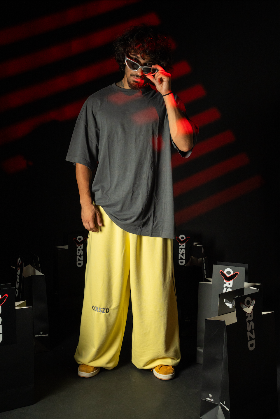 BUTTER YELLOW - Grey