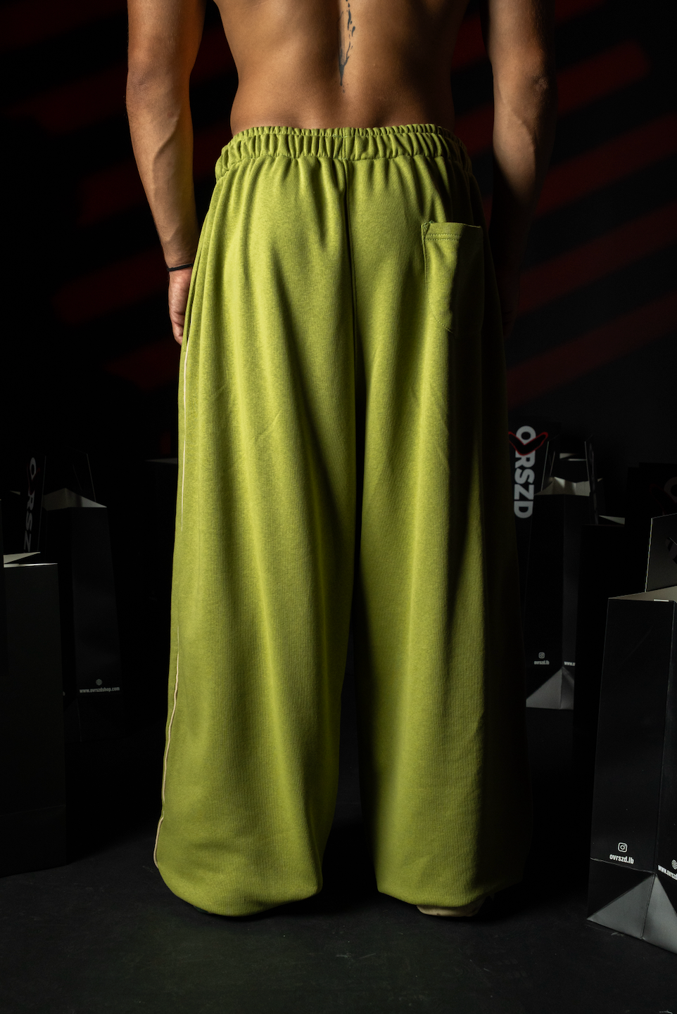 OLIVE GREEN - Yellow