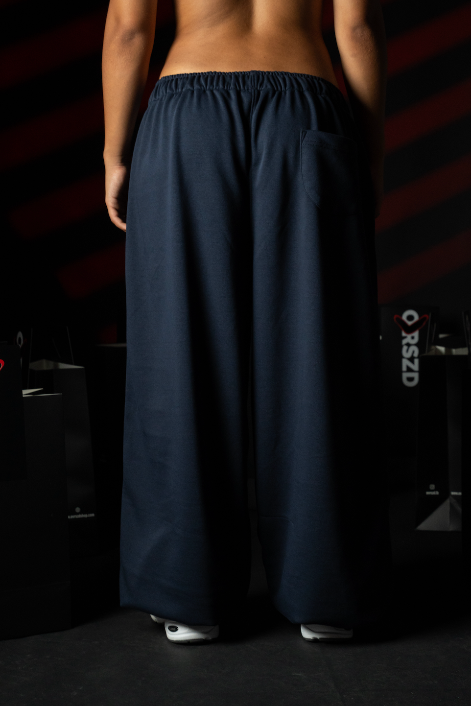NAVY BLUE - White