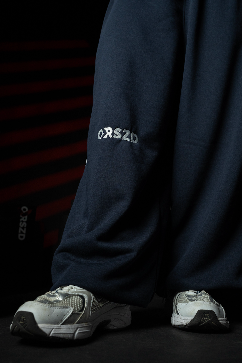 NAVY BLUE - White
