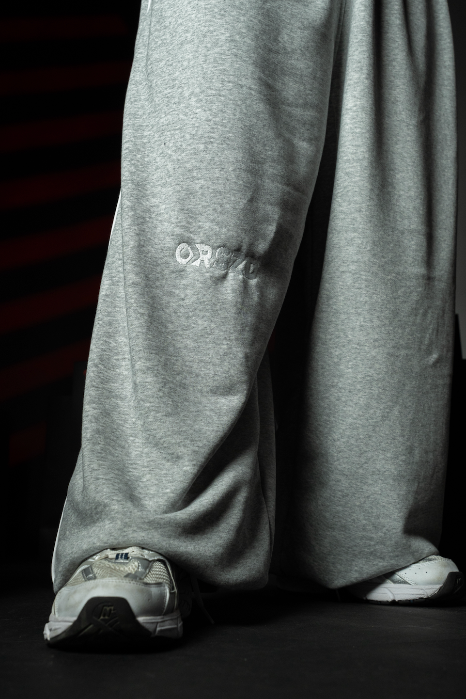 DUST GREY - White