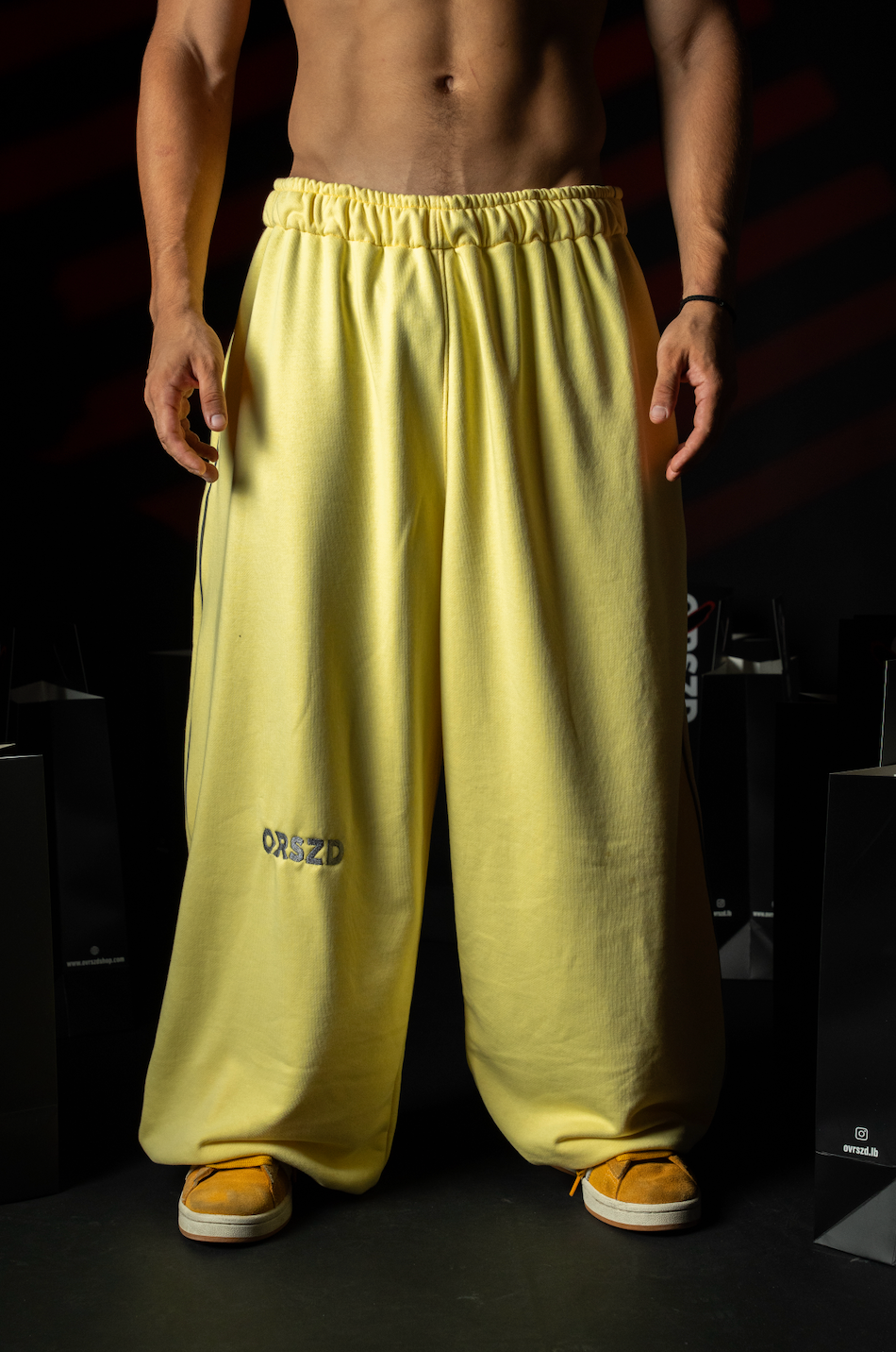 BUTTER YELLOW - Grey